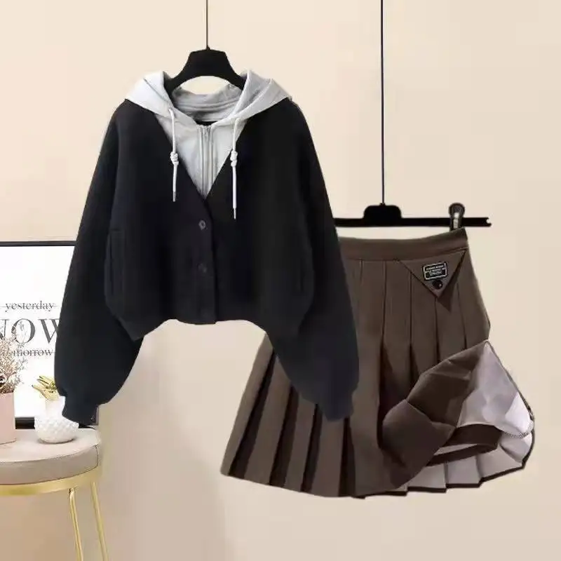 Plush Thickened Casual Long Sleeved Hooded Mini Pleated Skirt Two-piece Set Fashionable Women’s Skirt Set Plush Thickened Casual Long Sleeved Hooded Mini Pleated Skirt Two-piece Set Fashionable Women's Skirt Set